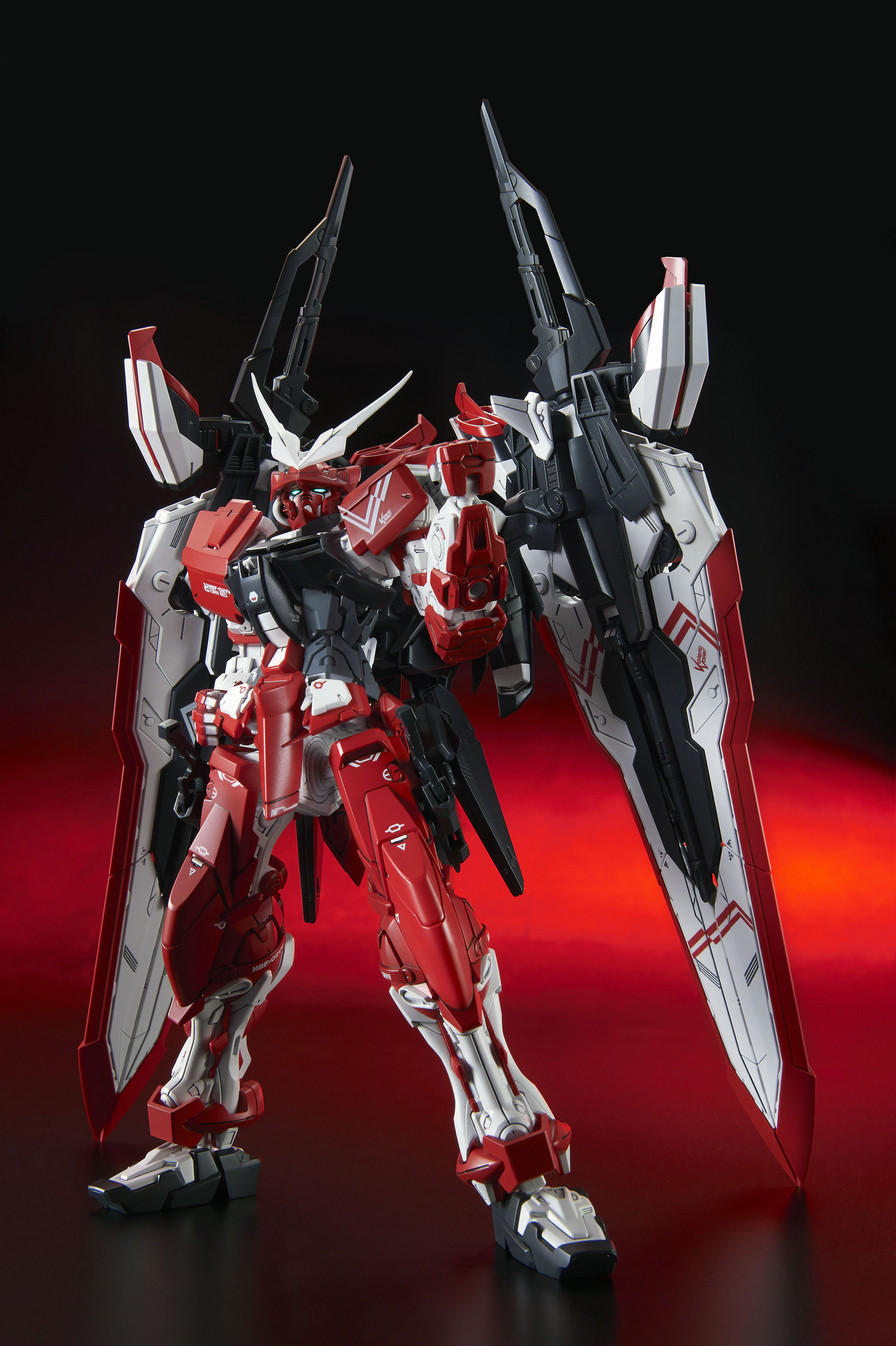 1/100 MG Gundam Astray Turn Red MBF-02VV